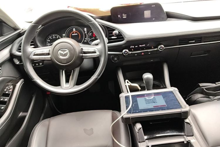 Used Mazda 3 Axela 2020 2.0L Automatic Zhiya Edition Center Console