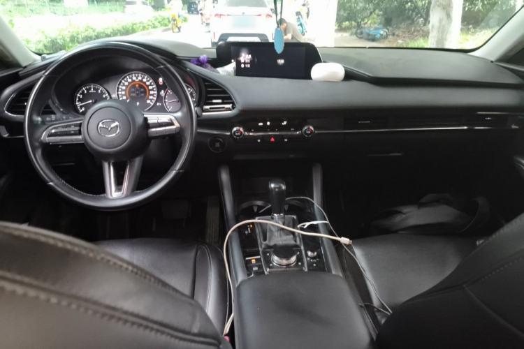 Used Mazda 3 Axela 2020 2.0L Automatic Zhiya Edition Center Console