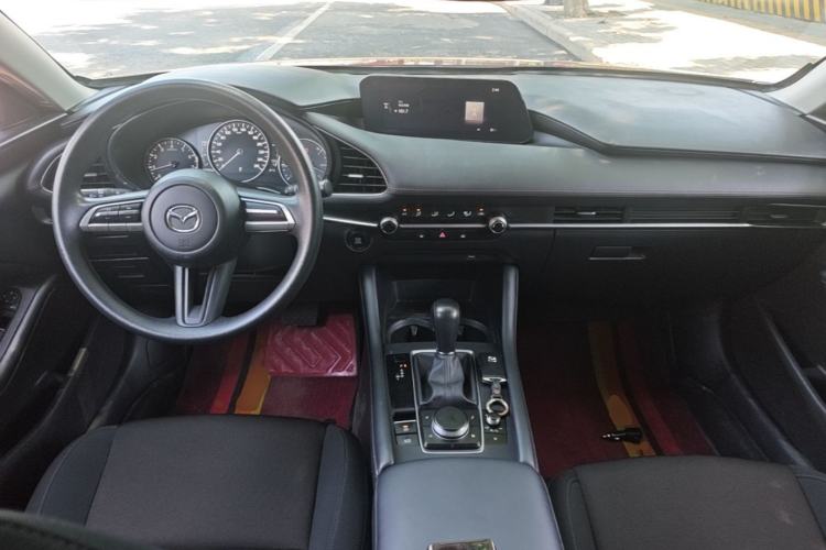 Used Mazda 3 Axela 2020 1.5L Automatic ZhiMei Edition Center Console