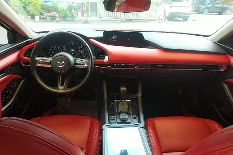 Used Mazda 3 Axela 2020 2.0L Automatic ZhiXuan Edition Center Console