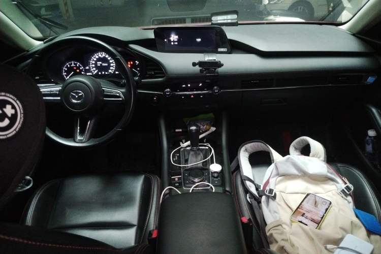 Used Mazda 3 Axela 2020 2.0L Automatic ZhiXuan Edition Center Console