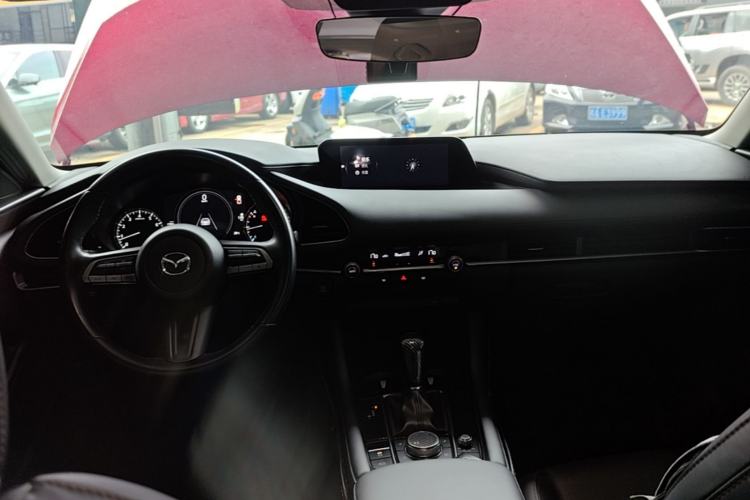 Used Mazda 3 Axela 2020 1.5L Automatic Luxury Version Center Console