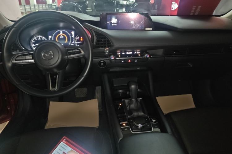 Used Mazda 3 Axela 2020 2.0L Automatic Zhiya Edition Center Console