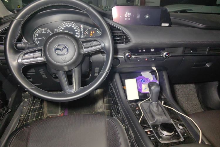 Used Mazda 3 Axela 2020 2.0L Automatic Zhiya Edition Center Console