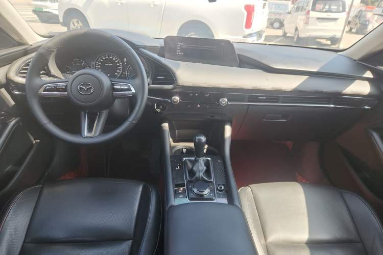 Used Mazda 3 Axela 2020 2.0L Automatic Zhiya Edition Center Console