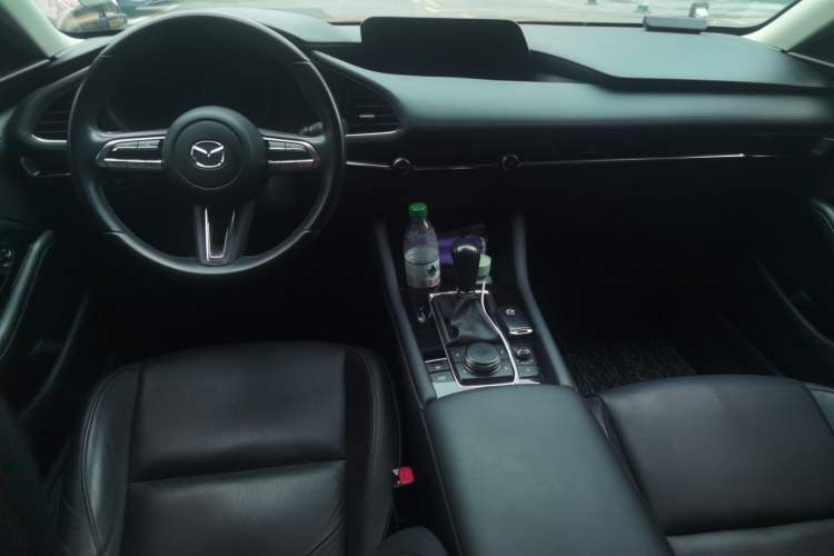 Used Mazda 3 Axela 2020 2.0L Automatic Zhiya Edition Center Console