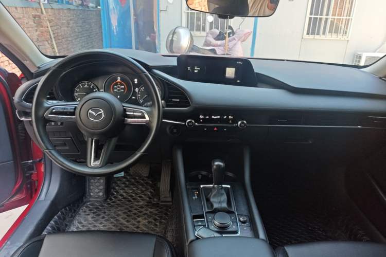 Used Mazda 3 Axela 2020 2.0L Automatic ZhiXuan Edition Center Console