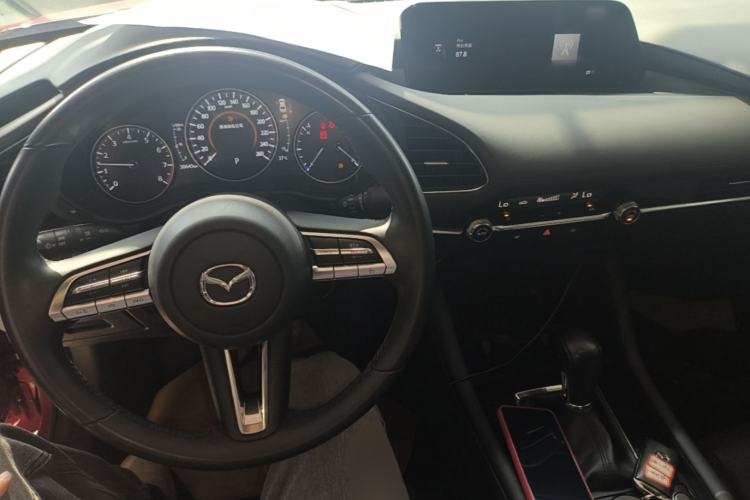 Used Mazda 3 Axela 2020 2.0L Automatic Zhiya Edition Center Console