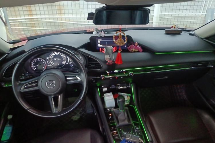 Used Mazda 3 Axela 2020 2.0L Automatic ZhiXuan Edition Center Console
