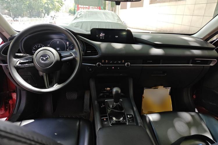 Used Mazda 3 Axela 2020 1.5L Automatic ZhiMei Edition Center Console