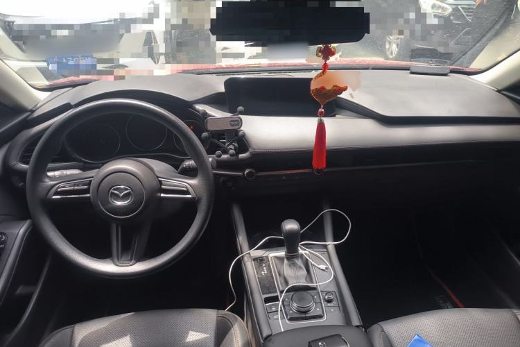 Used Mazda 3 Axela 2020 1.5L Automatic ZhiMei Edition Center Console