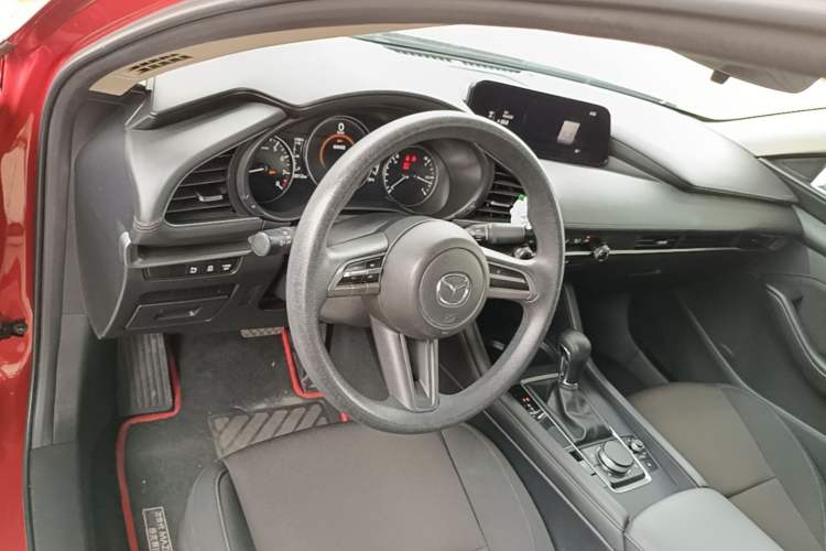 Used Mazda 3 Axela 2020 1.5L Automatic ZhiMei Edition Center Console