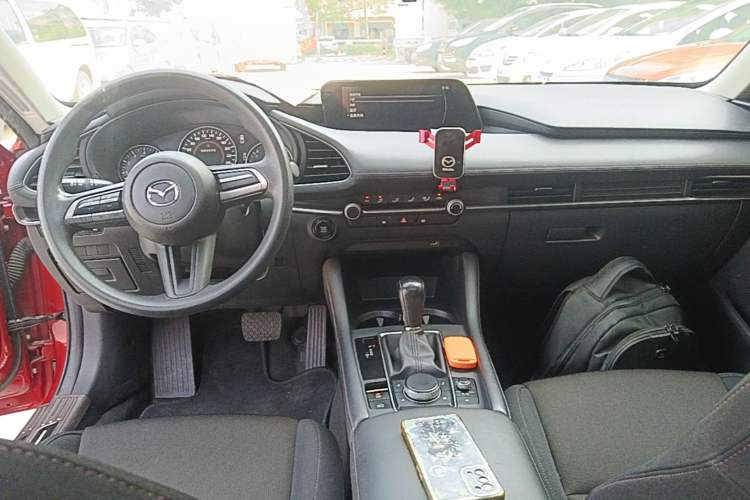 Used Mazda 3 Axela 2020 1.5L Automatic Zhiyue Sunroof Version Center Console