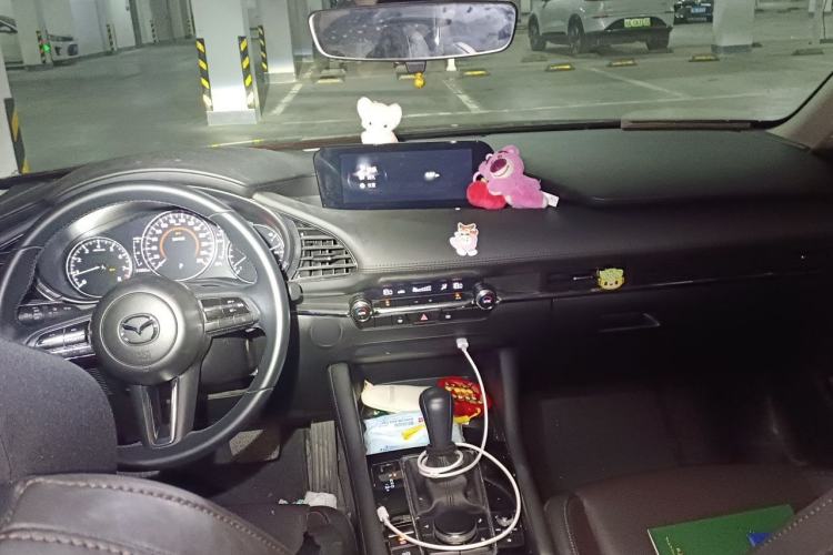 Used Mazda 3 Axela 2020 2.0L Automatic Zhiya Edition Center Console