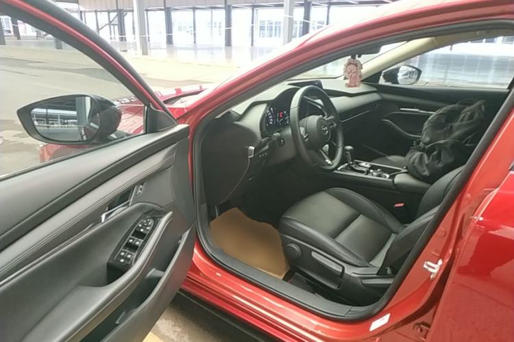 Used Mazda 3 Axela 2020 2.0L Automatic Zhiya Edition Driver Seat