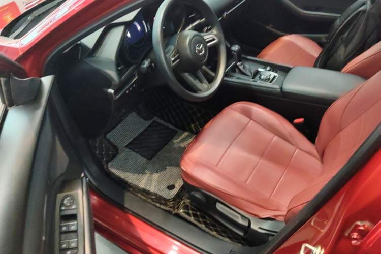 Used Mazda 3 Axela 2020 1.5L Automatic Zhiyue Sunroof Version Driver Seat