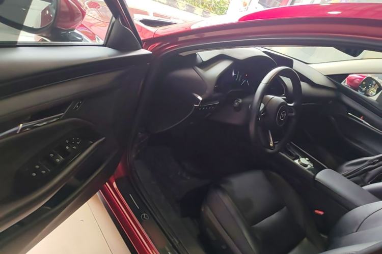 Used Mazda 3 Axela 2020 2.0L X Compression Ignition Prestige Version Driver Seat