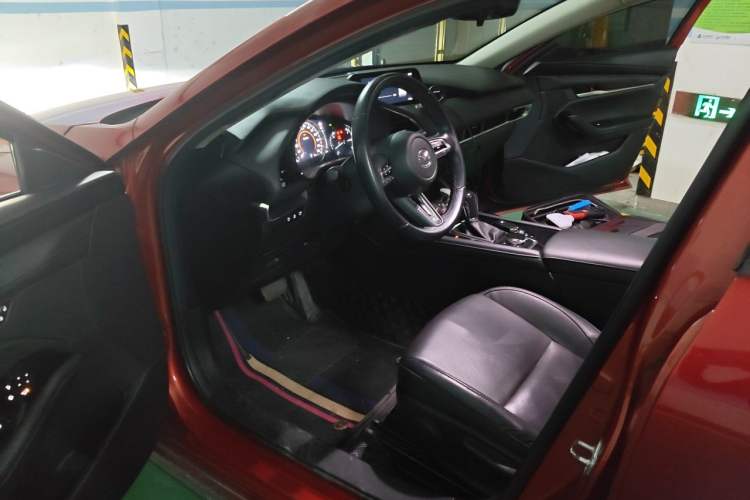 Used Mazda 3 Axela 2020 2.0L Automatic Zhiya Edition Driver Seat