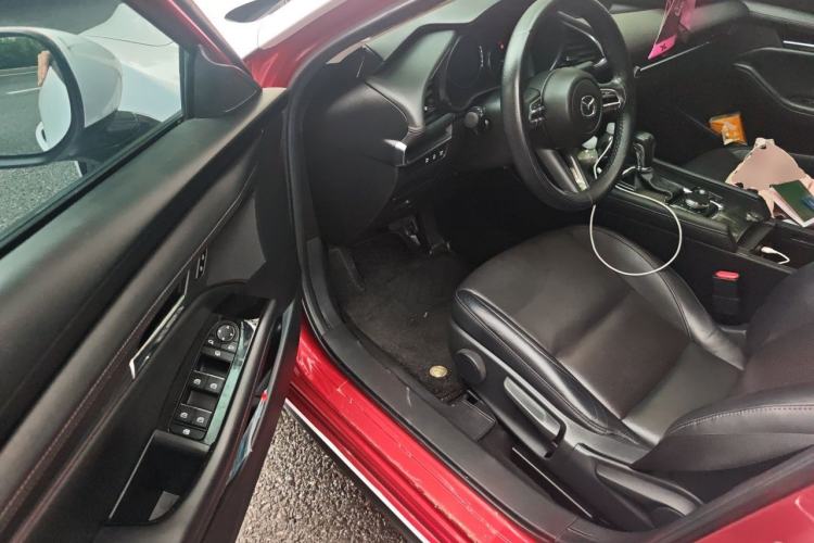Used Mazda 3 Axela 2020 2.0L Automatic Zhiya Edition Driver Seat