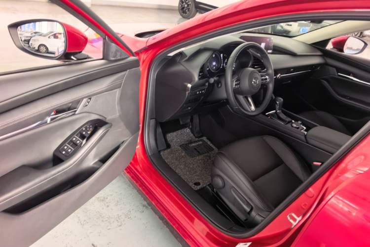 Used Mazda 3 Axela 2020 2.0L Automatic Zhiya Edition Driver Seat