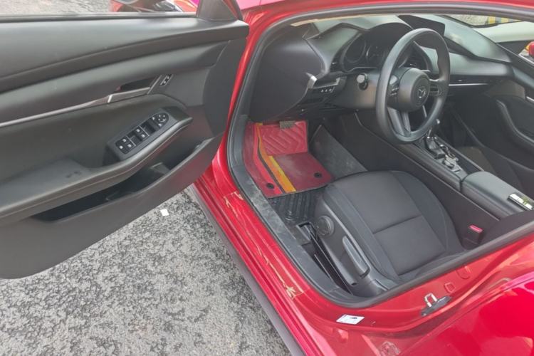 Used Mazda 3 Axela 2020 1.5L Automatic ZhiMei Edition Driver Seat