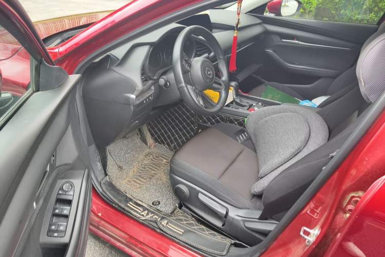 Used Mazda 3 Axela 2020 1.5L Automatic ZhiMei Edition Driver Seat