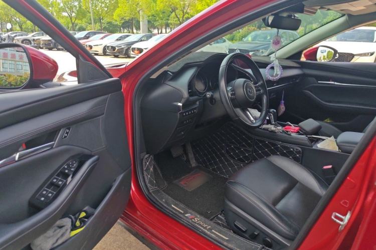 Used Mazda 3 Axela 2020 2.0L X Compression Ignition Prestige Version Driver Seat