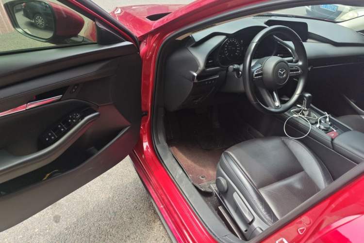 Used Mazda 3 Axela 2020 2.0L Automatic Zhiya Edition Driver Seat