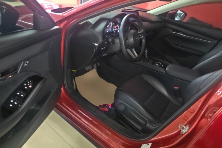 Used Mazda 3 Axela 2020 2.0L Automatic Zhiya Edition Driver Seat