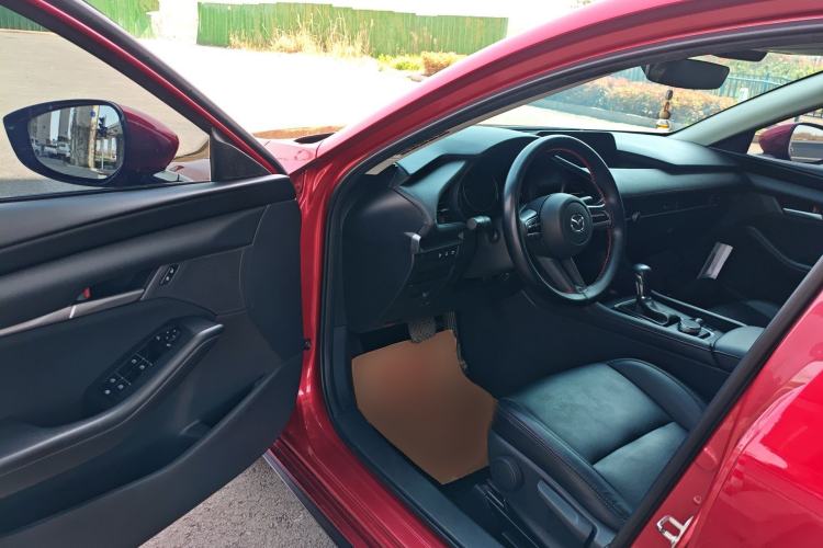 Used Mazda 3 Axela 2020 1.5L Automatic Zhiyue Sunroof Version Driver Seat