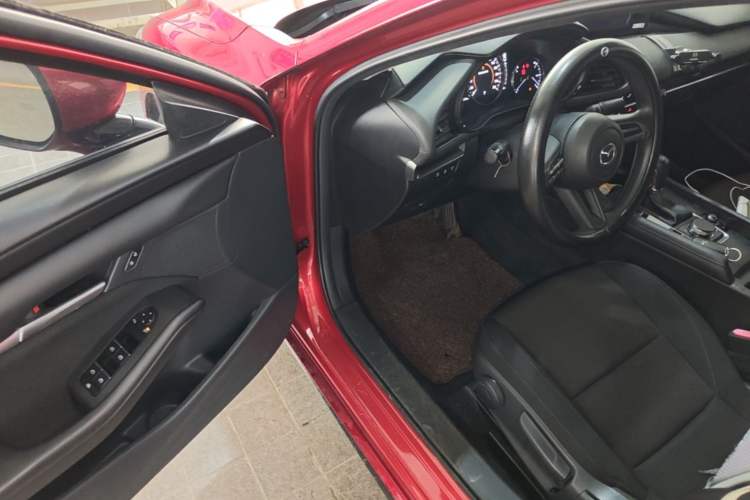 Used Mazda 3 Axela 2020 1.5L Automatic ZhiMei Edition Driver Seat