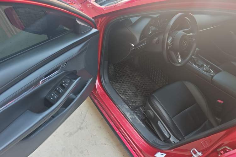 Used Mazda 3 Axela 2020 2.0L Automatic ZhiXuan Edition Driver Seat