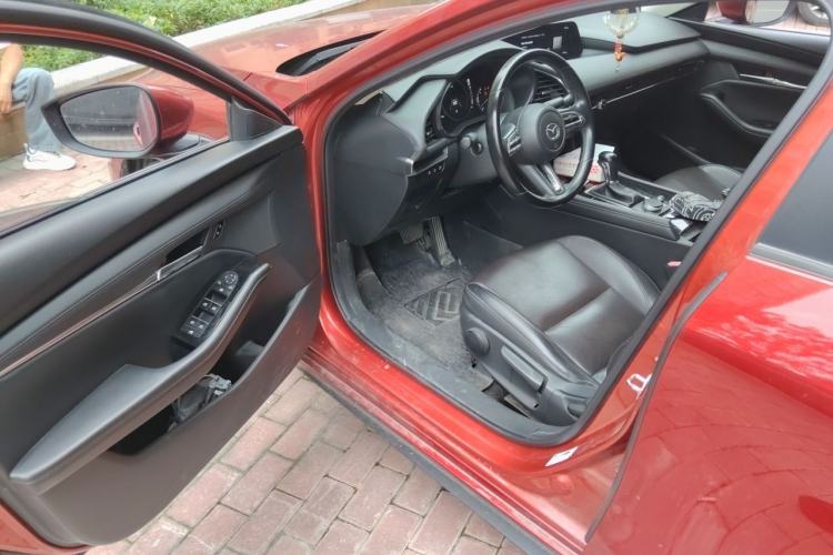 Used Mazda 3 Axela 2020 2.0L Automatic Zhiya Edition Driver Seat