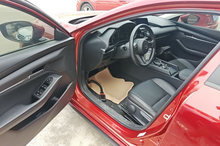 Used Mazda 3 Axela 2020 1.5L Automatic ZhiMei Edition Driver Seat