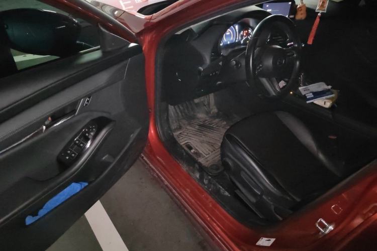 Used Mazda 3 Axela 2020 2.0L Automatic Zhiya Edition Driver Seat