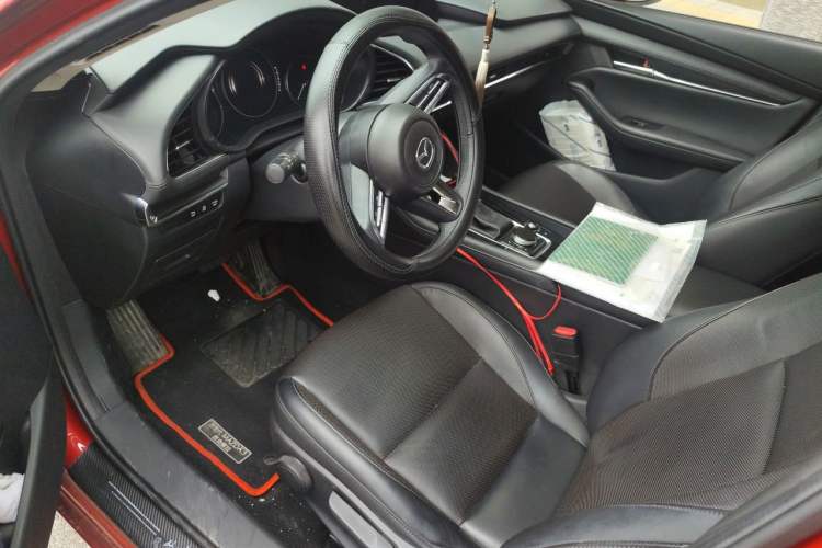 Used Mazda 3 Axela 2020 2.0L Automatic Zhiya Edition Driver Seat