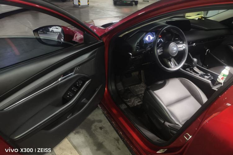 Used Mazda 3 Axela 2020 2.0L Automatic Zhiya Edition Driver Seat