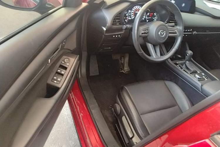 Used Mazda 3 Axela 2020 1.5L Automatic ZhiMei Edition Driver Seat