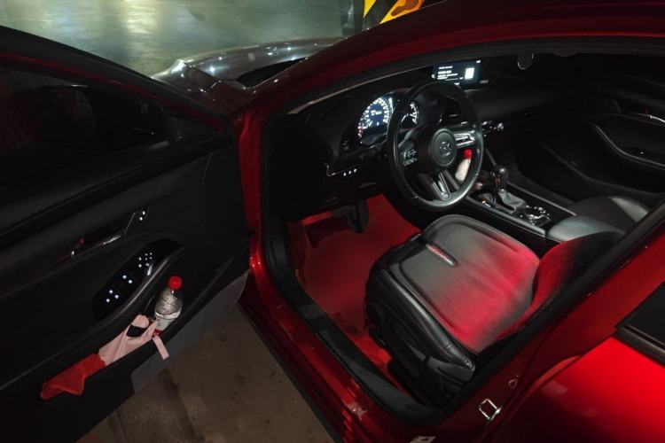 Used Mazda 3 Axela 2020 2.0L Automatic Zhiya Edition Driver Seat