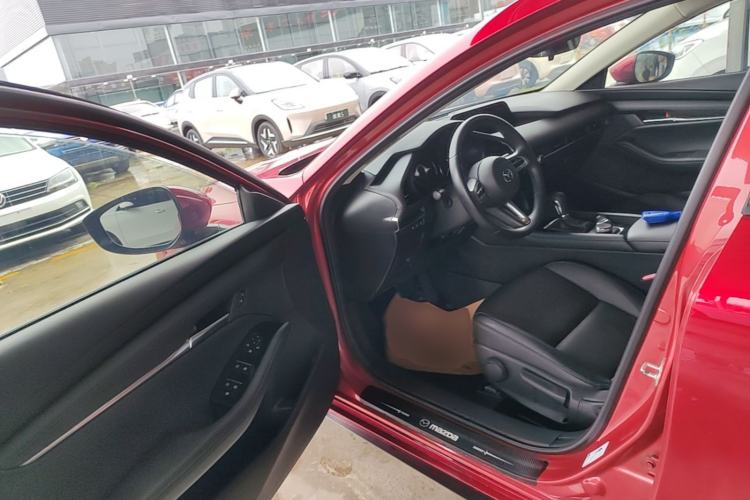 Used Mazda 3 Axela 2020 2.0L Automatic Zhiya Edition Driver Seat