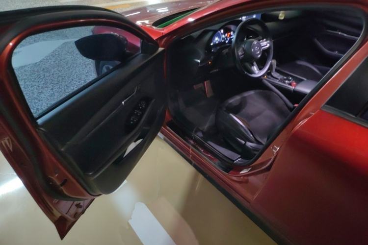 Used Mazda 3 Axela 2020 2.0L Automatic Zhiya Edition Driver Seat
