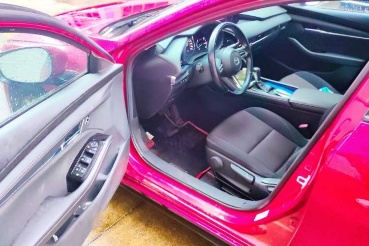 Used Mazda 3 Axela 2020 2.0L Automatic ZhiXuan Edition Driver Seat