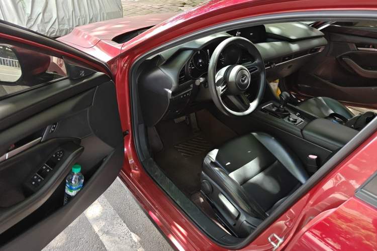 Used Mazda 3 Axela 2020 1.5L Automatic ZhiMei Edition Driver Seat