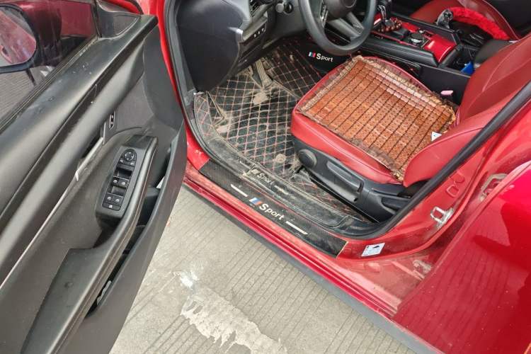 Used Mazda 3 Axela 2020 1.5L Automatic ZhiMei Edition Driver Seat