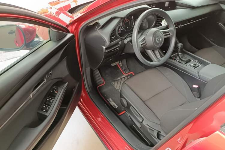 Used Mazda 3 Axela 2020 1.5L Automatic ZhiMei Edition Driver Seat