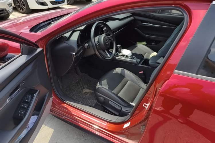 Used Mazda 3 Axela 2020 2.0L Automatic ZhiXuan Edition Driver Seat