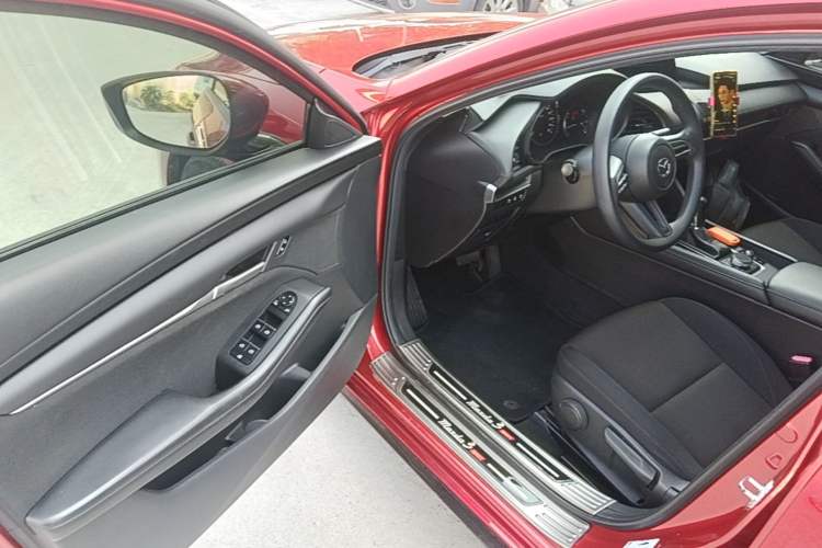 Used Mazda 3 Axela 2020 1.5L Automatic Zhiyue Sunroof Version Driver Seat