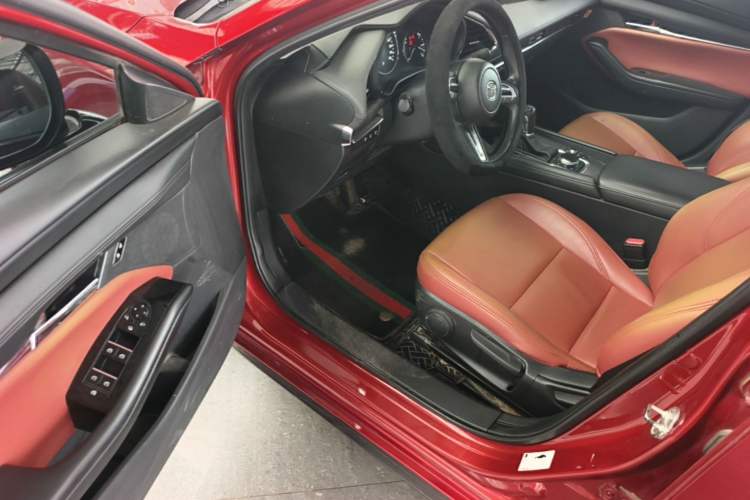 Used Mazda 3 Axela 2020 2.0L Automatic ZhiXuan Edition Driver Seat