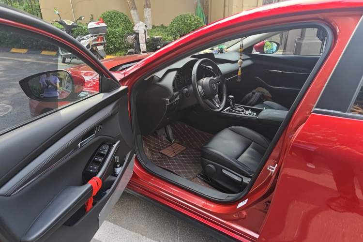 Used Mazda 3 Axela 2020 2.0L Automatic ZhiXuan Edition Driver Seat