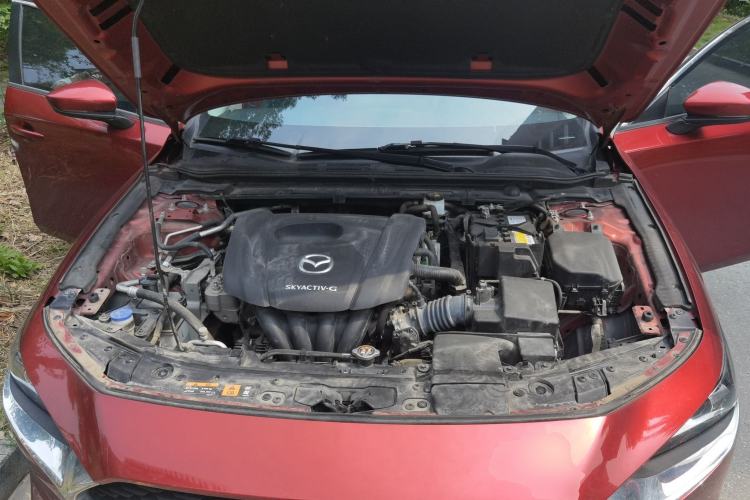 Used Mazda 3 Axela 2020 1.5L Automatic Luxury Version Engine Bay